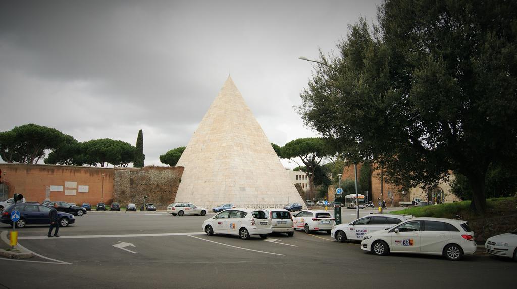 I Love Piramide Rome Exterior photo
